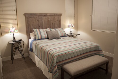 Perfect Red Rock Getaway: 3 Bd / 2 ba + Best Pools/Park/Trails/SnowCanyon