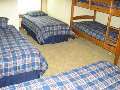 Premier Property! Beautiful luxury lake home... Serendipity Lodge