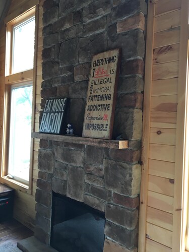 Sharbot Lake Waterfront Loft Cabin