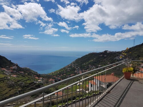 Family House with Sea and Mountain Views