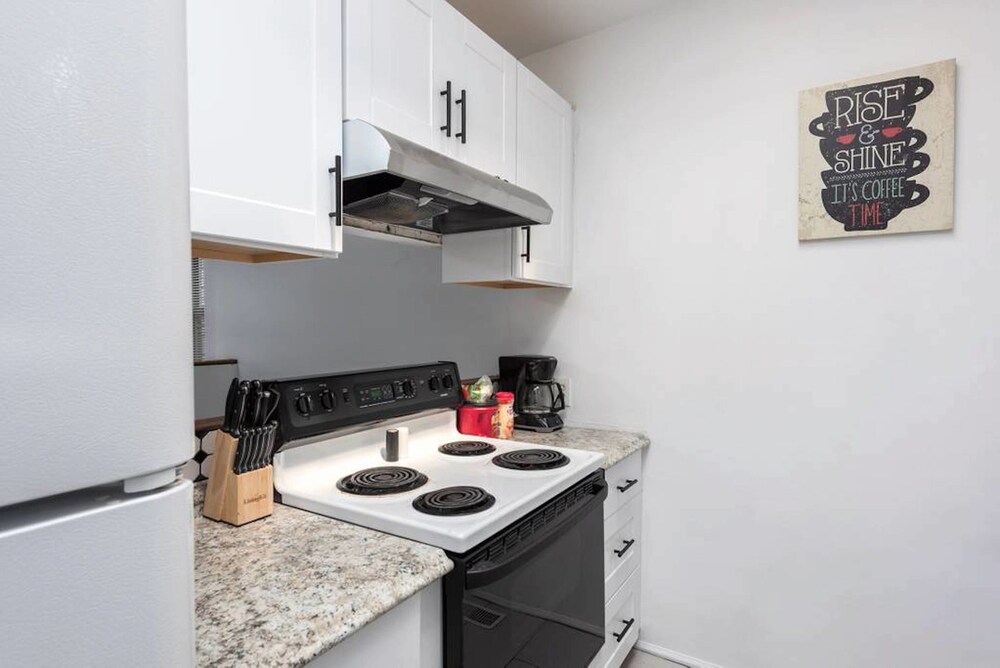 Traditional Apartment, 2 Bedrooms, Non Smoking, Kitchen - Private Kitchen