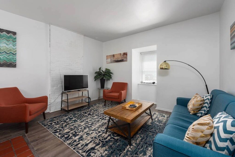 Traditional Apartment, 2 Bedrooms, Non Smoking, Kitchen - Living Area