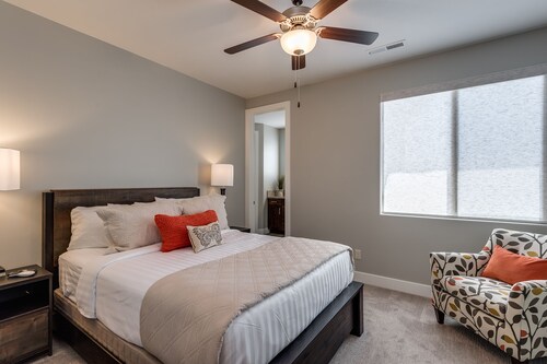 76| Sleeps 14 • Kayaks • Paddle Boards • Fire Pit • Large Deck