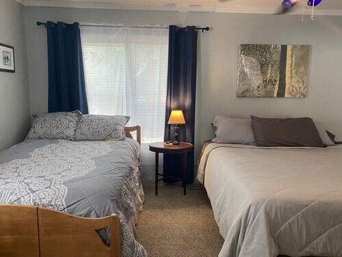 Cozy Lake Front Cottage on Lake Weir with oversized white sandy beach!