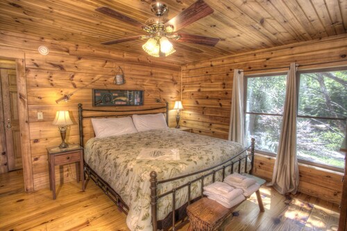 River Retreat - In Town Treat on The Chattahoochee River