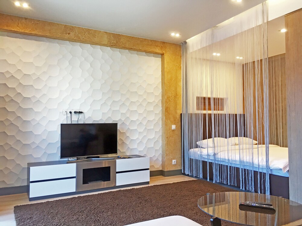 Design Apartment, 1 Queen Bed with Sofa bed (12) - Featured image