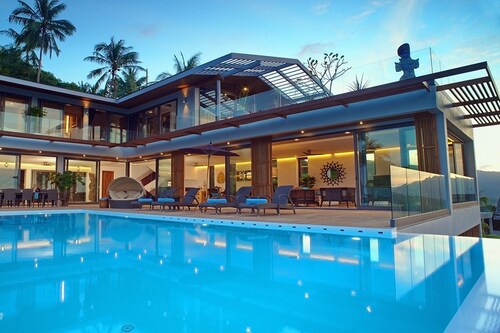 Luxury Villa Crystal Blue