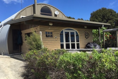 MUDBRICK BARN MUDENZA VU
