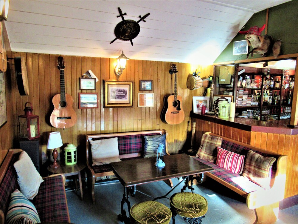 Hotel Bar