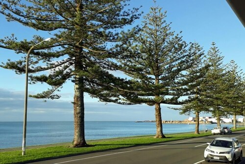 Ahuriri Beach Front with stunning sea views