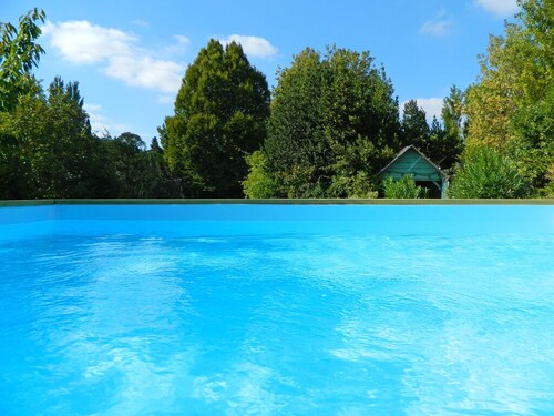 Grande location de vacances sud de la France. 6-10 personnes piscine chauffée, plages à proximité