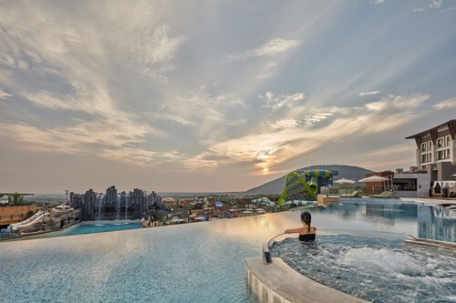 Shinhwa Jeju Shinhwa World Hotel & Resorts