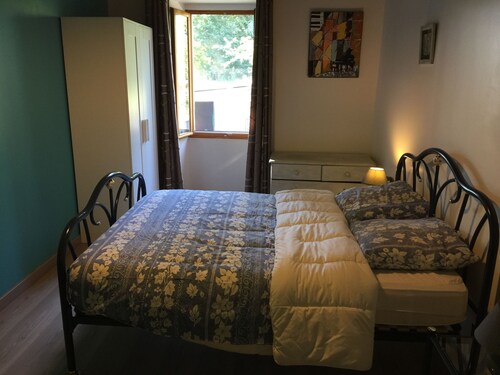 Gîte pour 4 pers sur les hauteurs de St Cirq Lapopie.