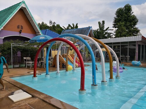 โรงแรมทอฝัน เเอนด์ สวนน้ำทิ๊กเกอร์