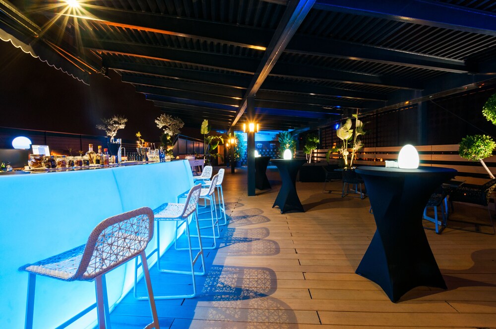 Hotel Lounge