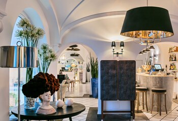 Hotel Bar