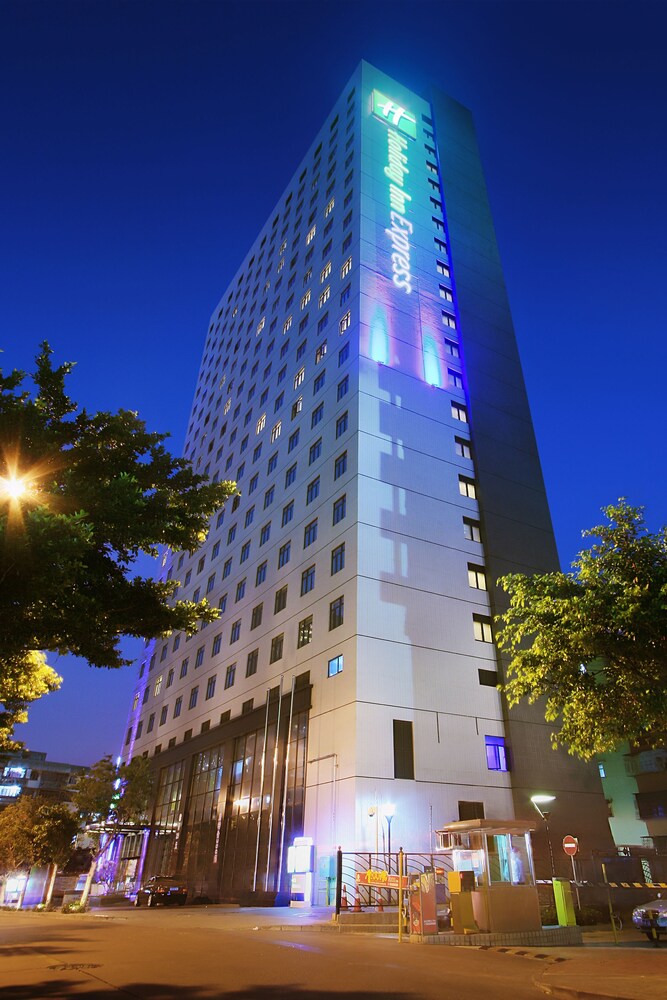 Hotel Front - Evening/Night