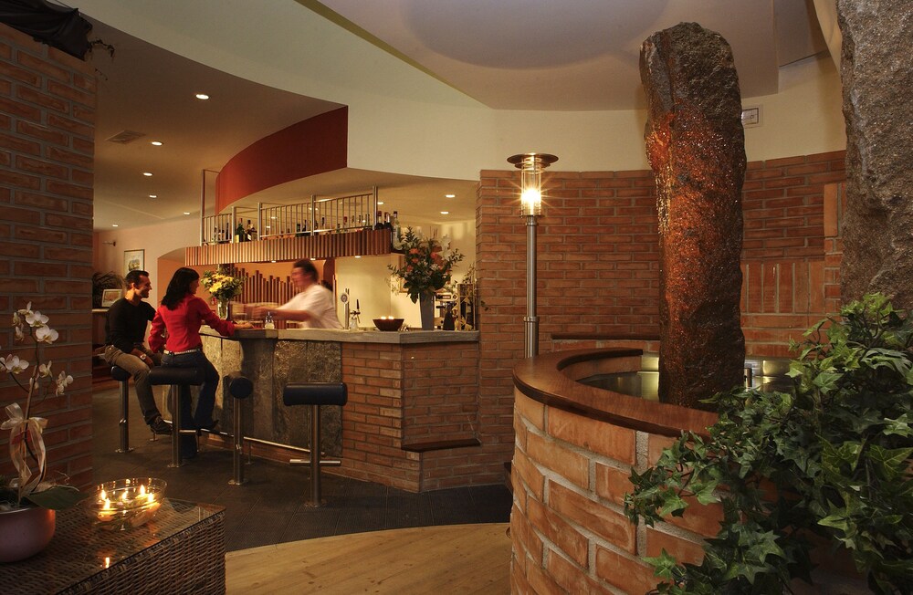 Hotel Bar