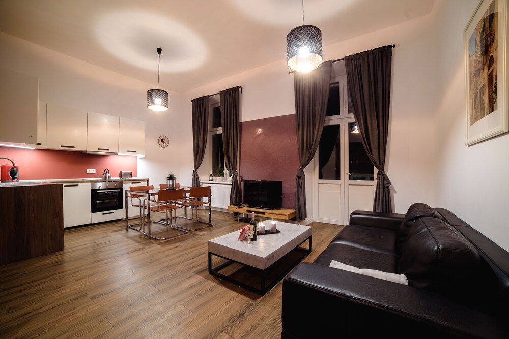 Apartment (11) - Featured Image