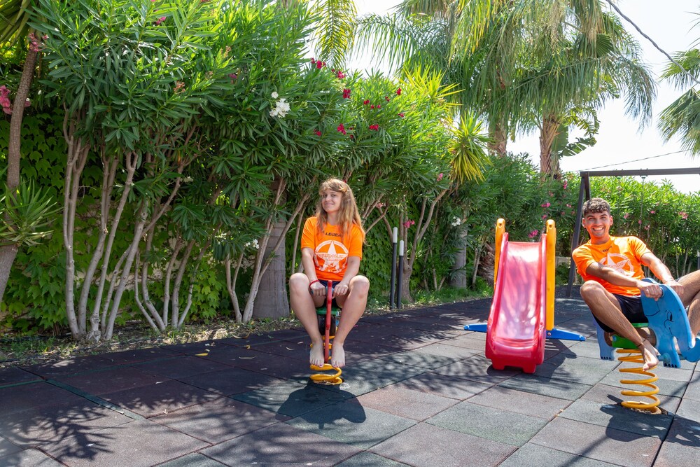 Area giochi per bambini (all'aperto)