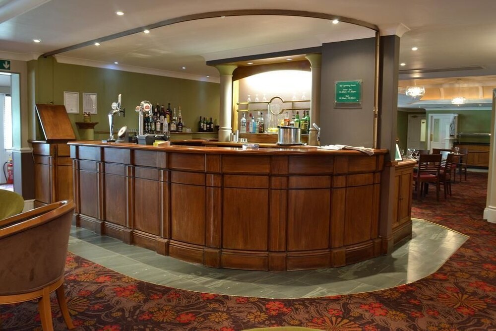 Hotel Bar