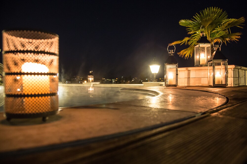 Piscine sur le toit