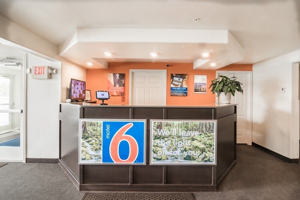 Concierge Desk