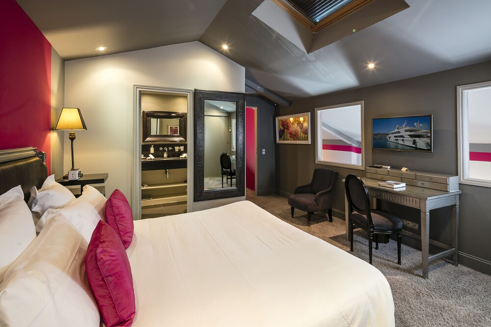 Duplex, 2 Bedrooms - Featured Image