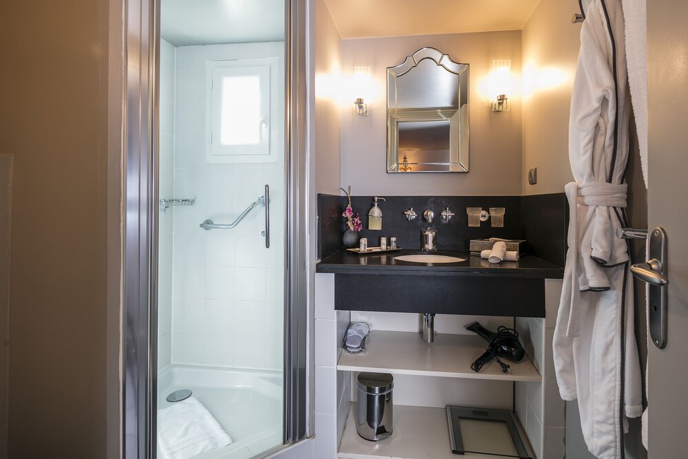 Penthouse, Terrace - Bathroom Shower