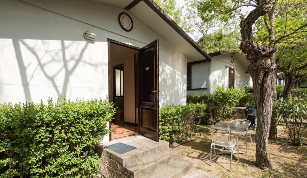 Standard Bungalow (2 Adults) - Guestroom View