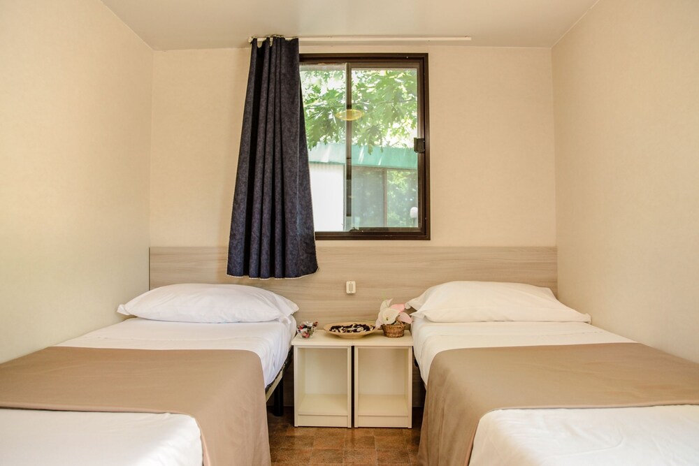 Economy Bungalow (2 Adults) - Guestroom
