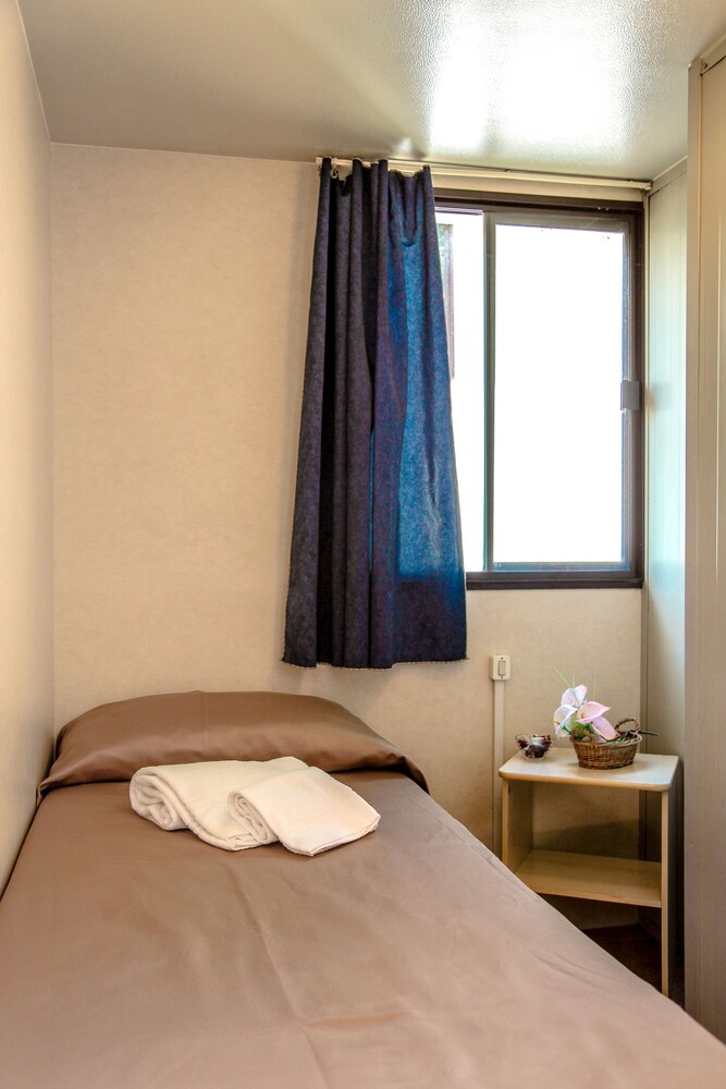 Economy Bungalow (2 Adults) - Guestroom