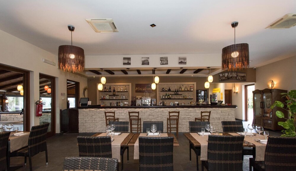 Hotel Bar