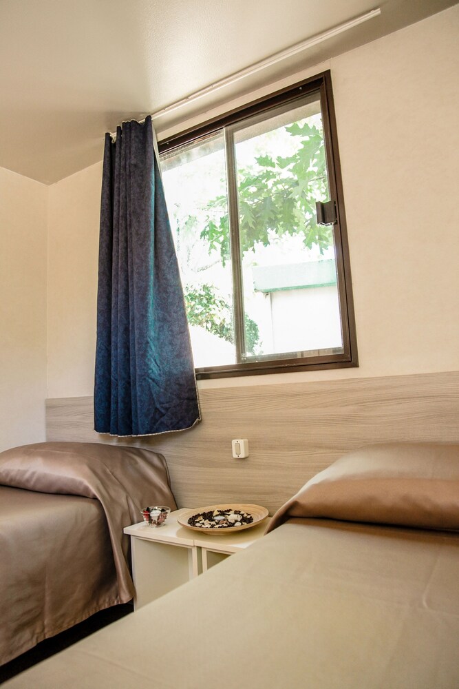 Economy Bungalow (2 Adults) - Guestroom