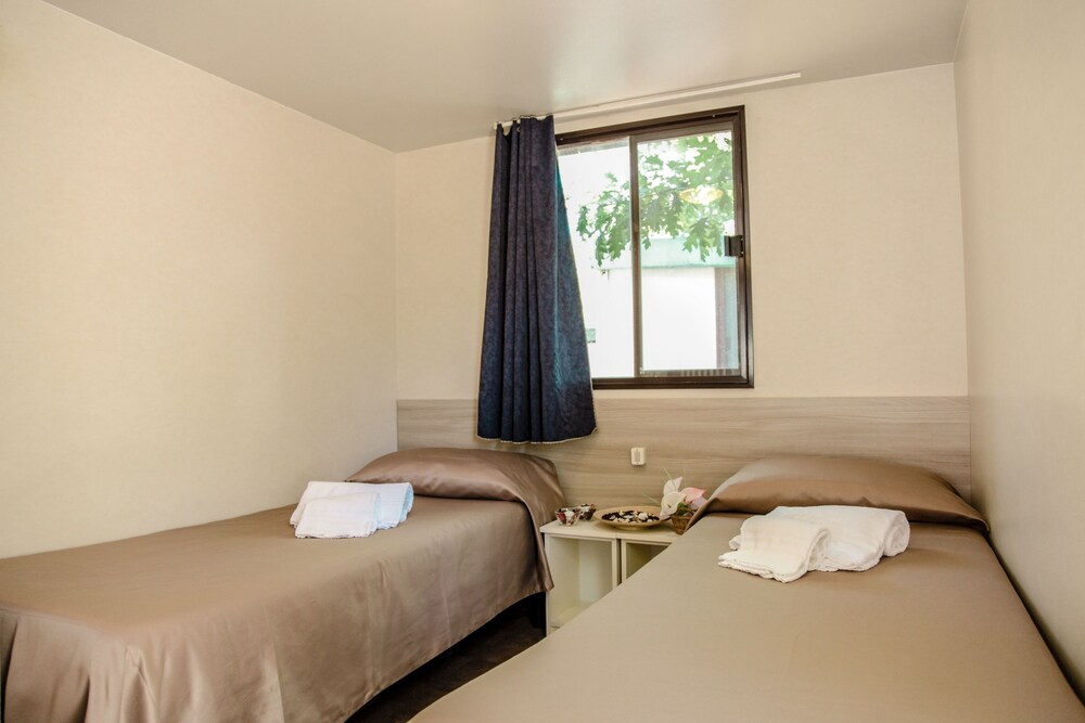 Economy Bungalow (2 Adults) - Guestroom
