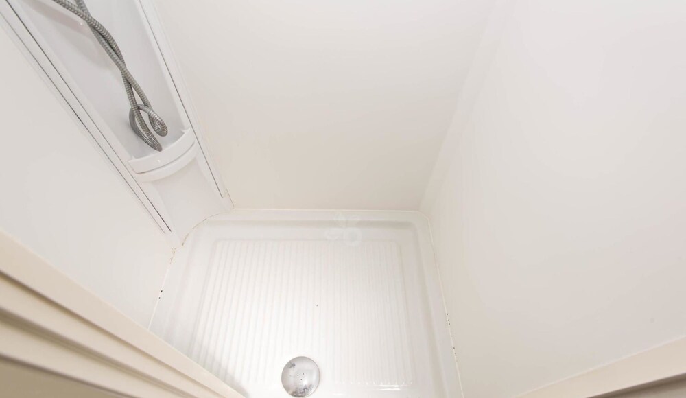 Superior Bungalow - Bathroom Shower