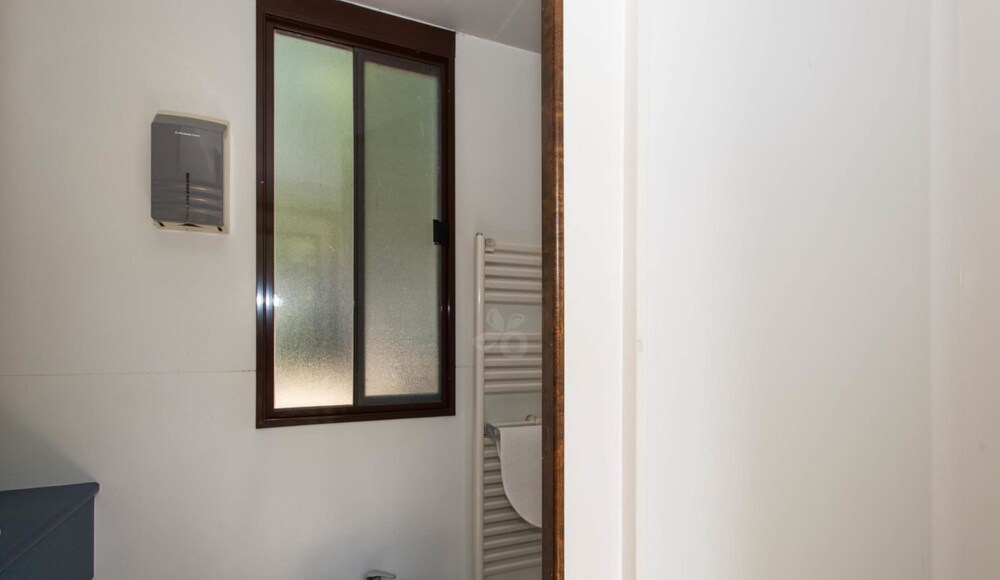Bungalow (4 Adults) - Bathroom
