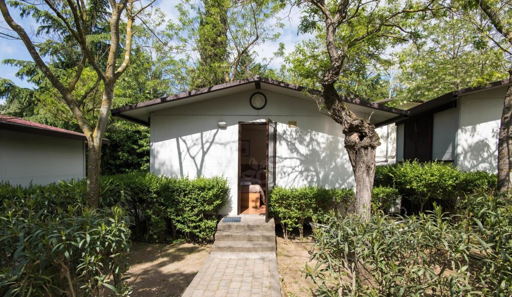 Standard Bungalow (2 Adults) - Guestroom View