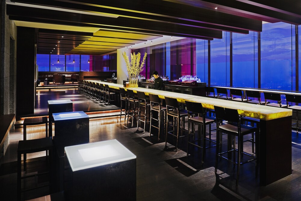 Hotel Lounge
