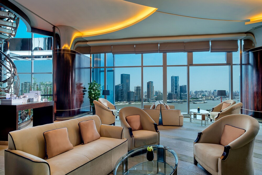 Executive Lounge