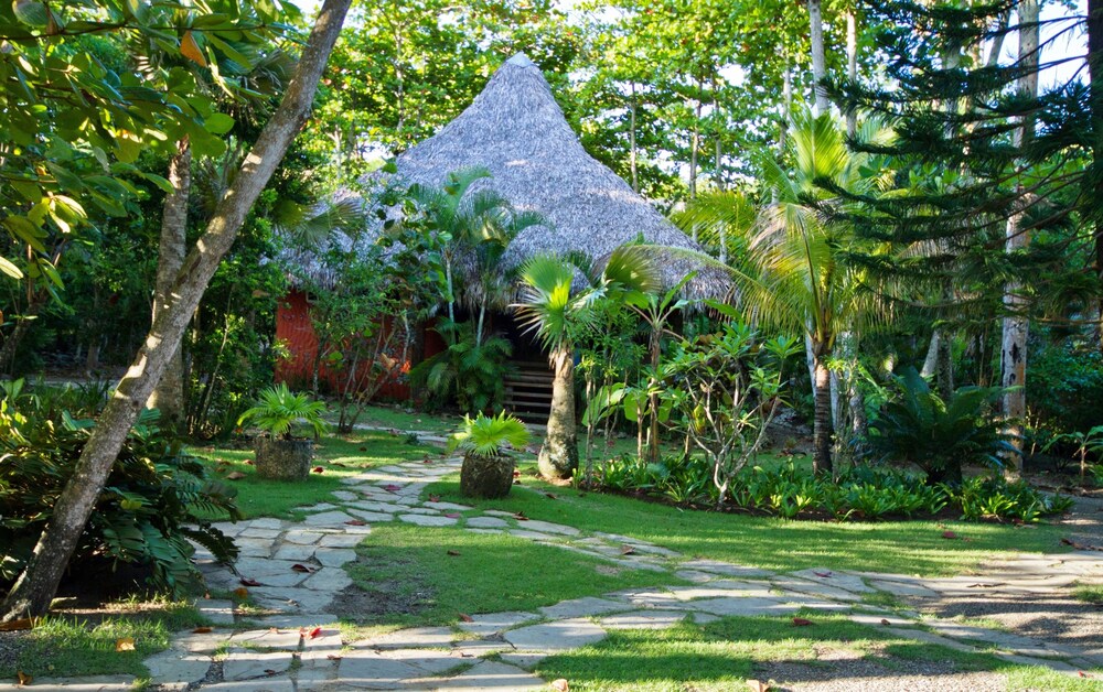 Jardines del establecimiento