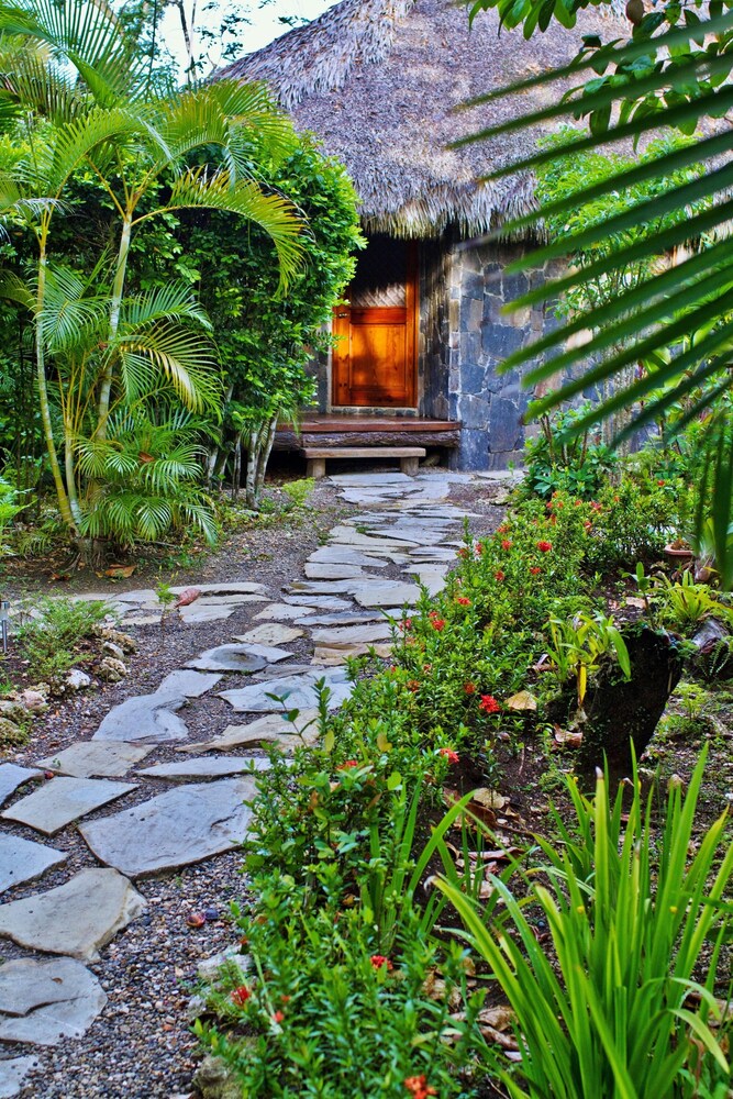 Jardines del establecimiento
