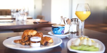Hotel Lounge