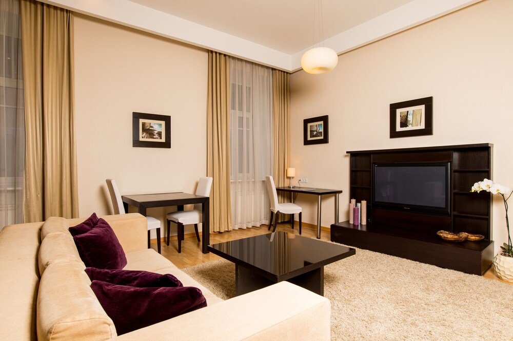 Standard Apartment, 1 Bedroom - Living Room