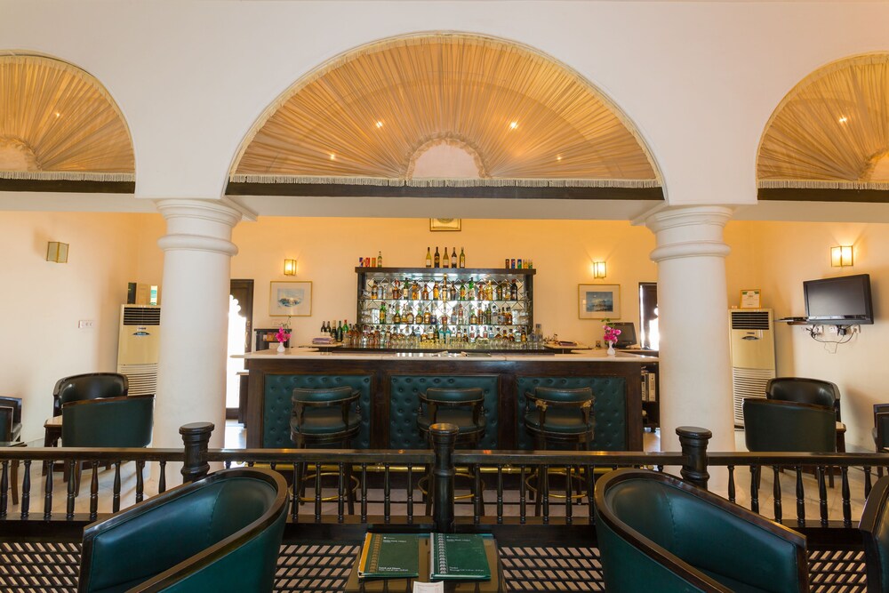 Hotel Bar
