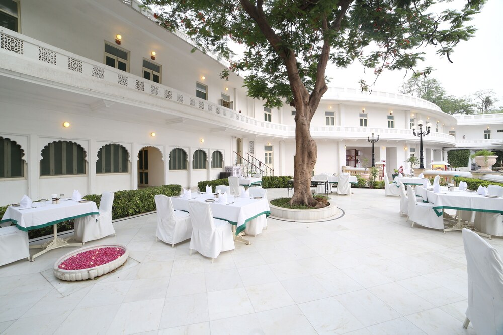 Outdoor Banquet Area