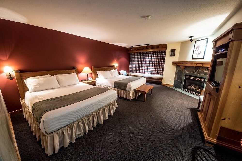 Standard Room, 2 Queen Beds - Living Area