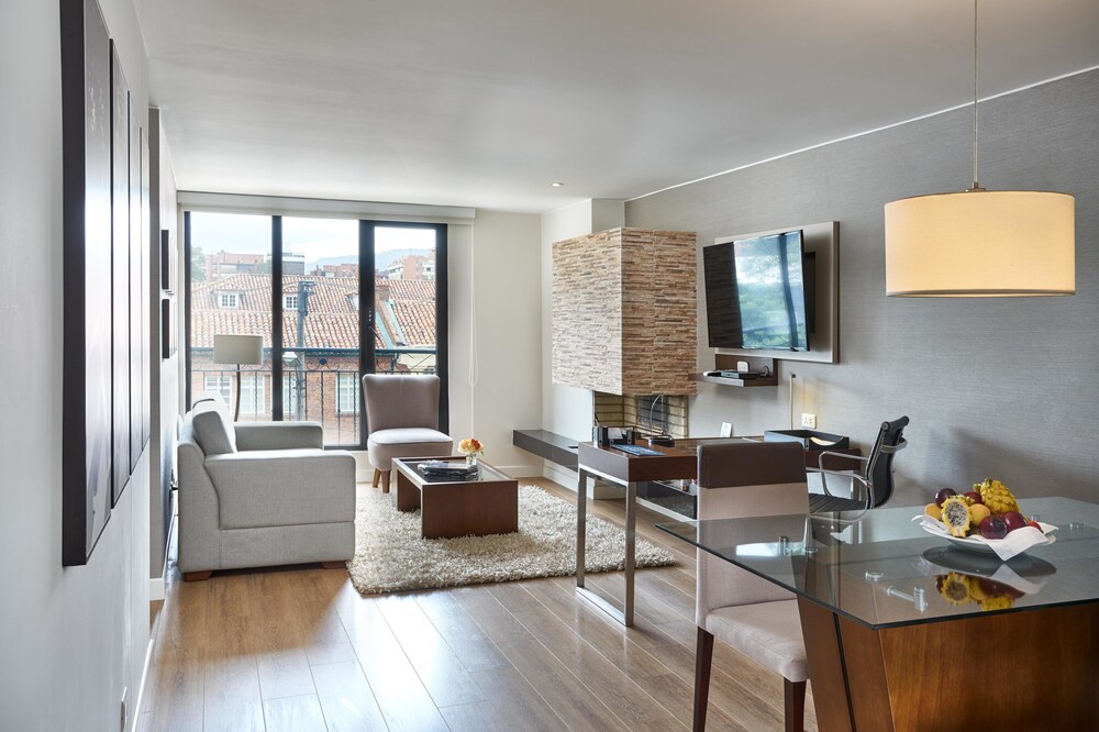 Grand Suite - Living Area