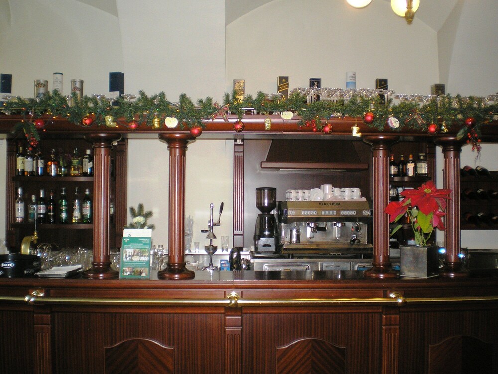 Hotel Bar