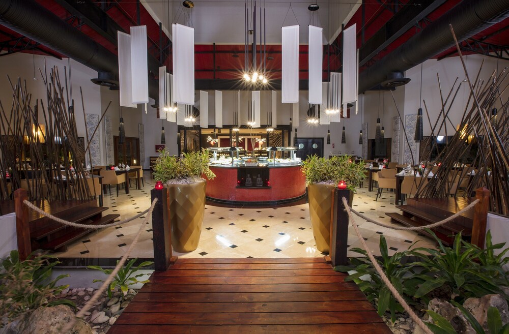 Food Court